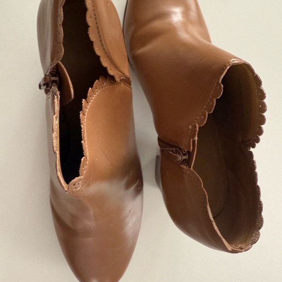 Jack Rogers Scalloped Tan Leather Ankle Booties - Picture 3 of 5